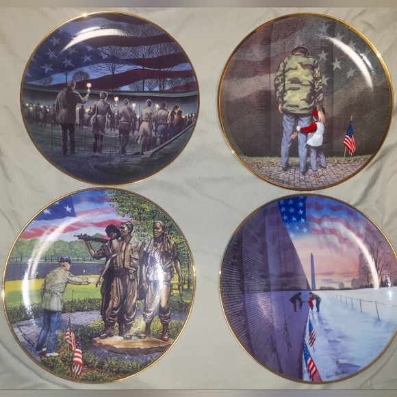 the franklin mint Other - Set of 4 vietnam Memorial plates